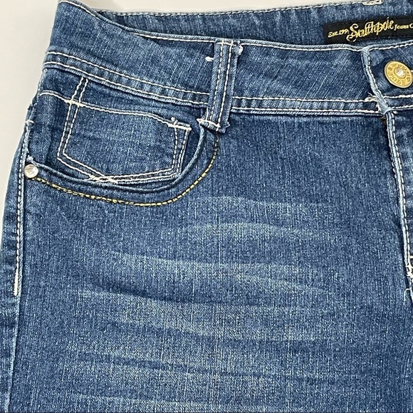 Southpole Embellished Pockets Women's Medium Wash Denim Jean Shorts Y2K - Picture 3 of 10